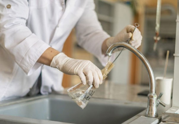 نگهداری و سرویس تجهیزات آزمایشگاهی نفتی